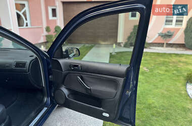 Універсал Volkswagen Golf 2002 в 