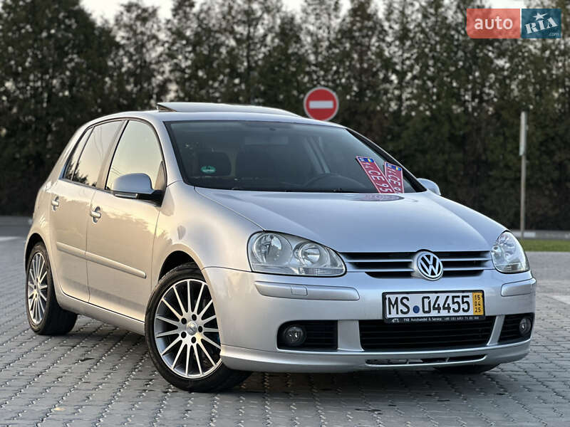 Хетчбек Volkswagen Golf 2005 в 