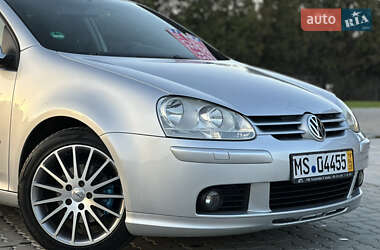 Хетчбек Volkswagen Golf 2005 в 