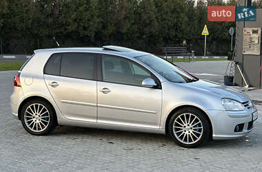 Хетчбек Volkswagen Golf 2005 в 