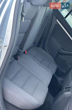 Хетчбек Volkswagen Golf 2005 в 