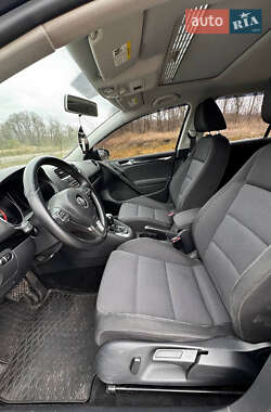 Хэтчбек Volkswagen Golf 2013 в 