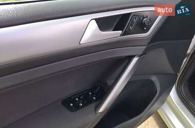 Универсал Volkswagen Golf 2015 в 