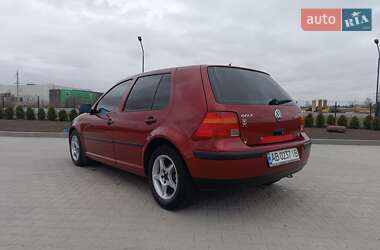 Хэтчбек Volkswagen Golf 1998 в 
