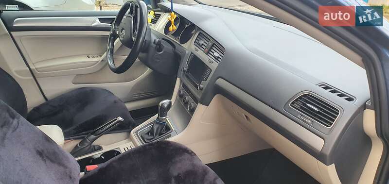 Универсал Volkswagen Golf 2015 в Ивано-Франковске