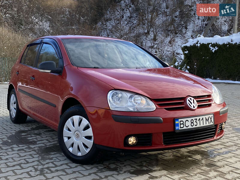 Хэтчбек Volkswagen Golf 2008 в 