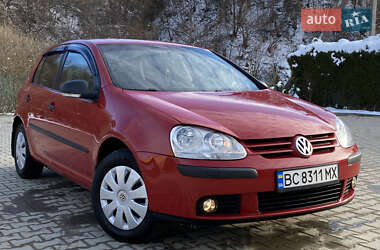 Хэтчбек Volkswagen Golf 2008 в 