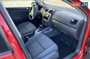 Хэтчбек Volkswagen Golf 2008 в 