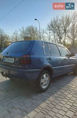 Хэтчбек Volkswagen Golf 1998 в 