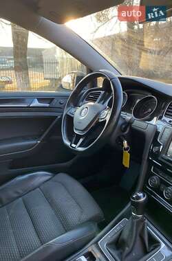 Универсал Volkswagen Golf 2015 в 