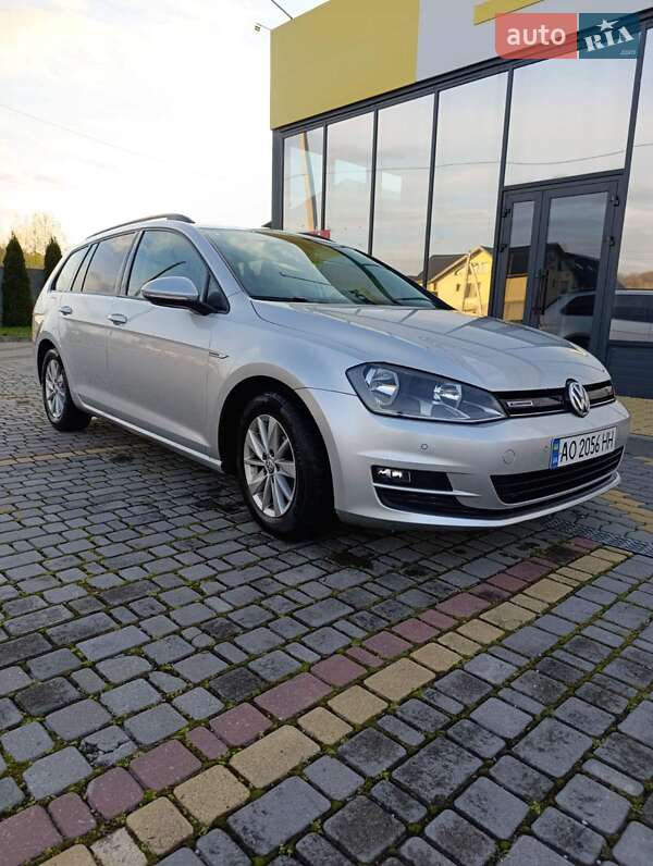 Универсал Volkswagen Golf 2016 в Иршаве