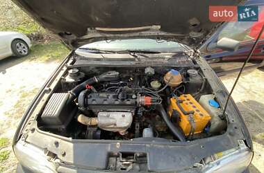 Хэтчбек Volkswagen Golf 1993 в 