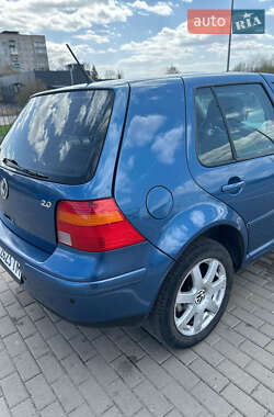 Хэтчбек Volkswagen Golf 1999 в 