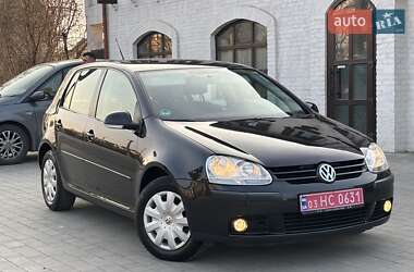 Хэтчбек Volkswagen Golf 2008 в 
