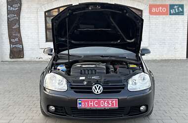 Хэтчбек Volkswagen Golf 2008 в 