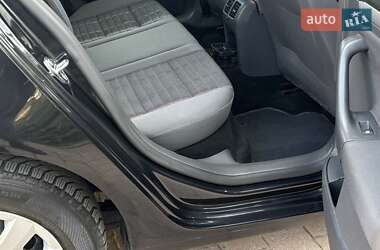 Хэтчбек Volkswagen Golf 2008 в 
