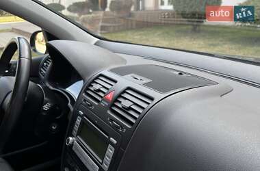 Хэтчбек Volkswagen Golf 2008 в 