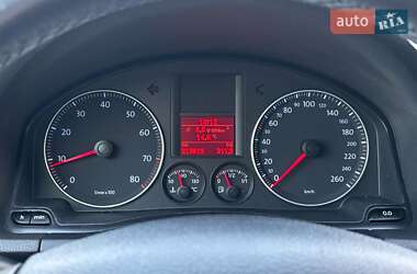 Хэтчбек Volkswagen Golf 2008 в 