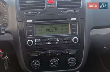 Хэтчбек Volkswagen Golf 2006 в 