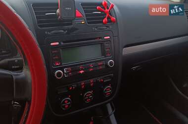 Хэтчбек Volkswagen Golf 2006 в 