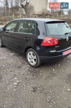 Хетчбек Volkswagen Golf 2004 в 