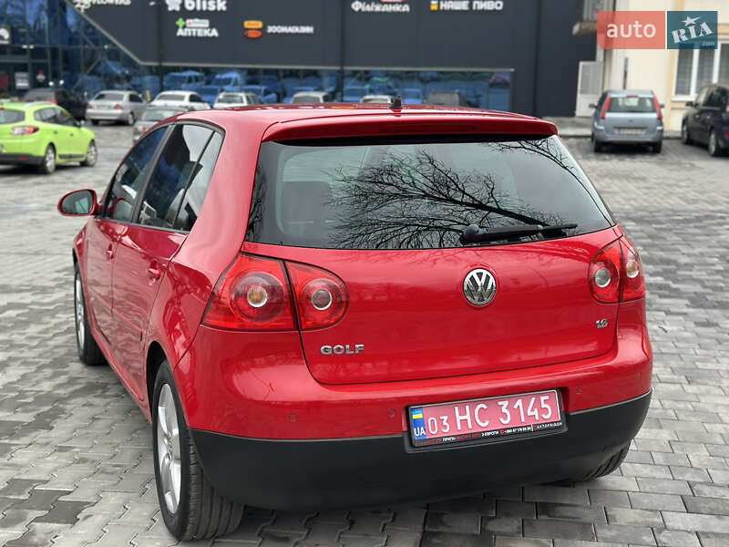 Хэтчбек Volkswagen Golf 2008 в Виннице