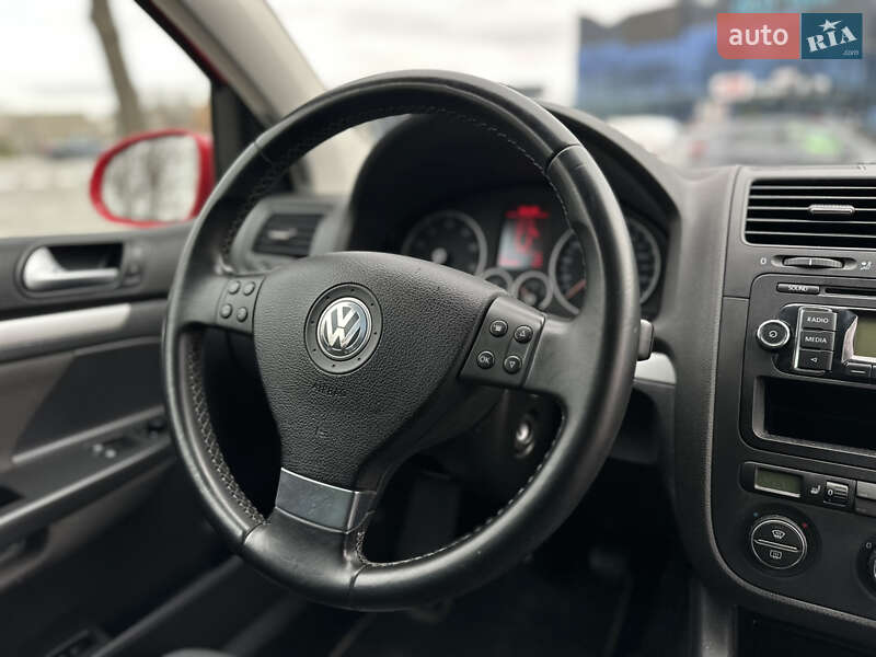 Хэтчбек Volkswagen Golf 2008 в Виннице