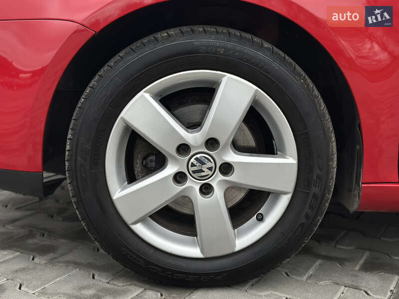 Хэтчбек Volkswagen Golf 2008 в Виннице