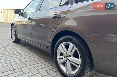 Универсал Volkswagen Golf 2013 в 
