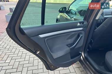 Универсал Volkswagen Golf 2013 в 