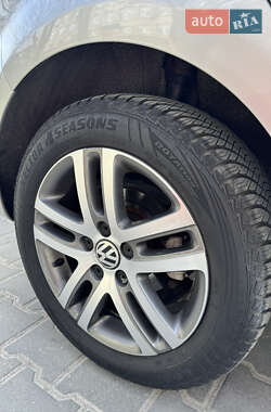 Хэтчбек Volkswagen Golf 2009 в 