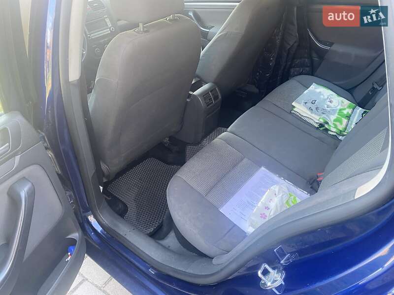 Універсал Volkswagen Golf 2008 в Рівному