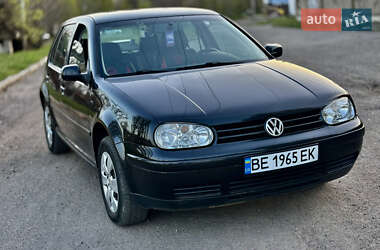 Хэтчбек Volkswagen Golf 1999 в 