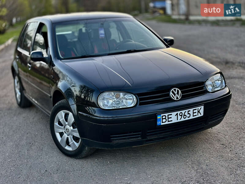 Хэтчбек Volkswagen Golf 1999 в 