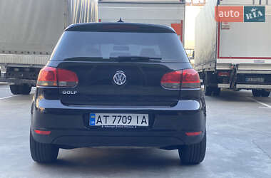 Хэтчбек Volkswagen Golf 2010 в 