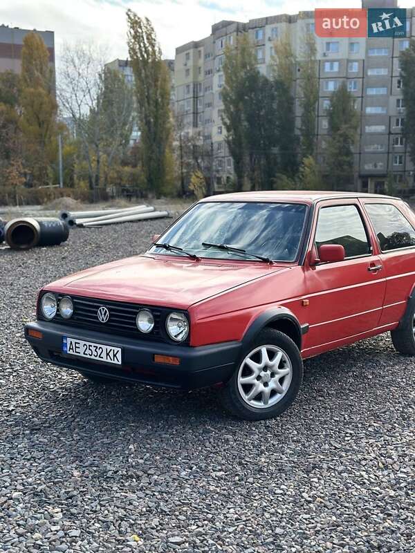 Хэтчбек Volkswagen Golf 1987 в 
