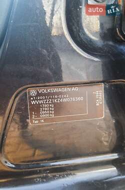 Хетчбек Volkswagen Golf 2004 в 