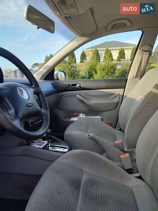 Універсал Volkswagen Golf 2004 в Запоріжжі