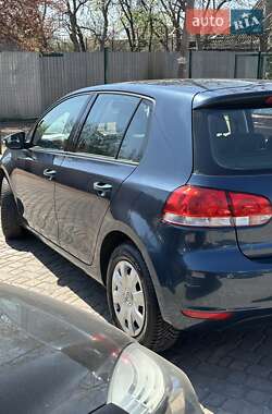 Хэтчбек Volkswagen Golf 2010 в 