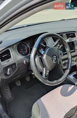 Універсал Volkswagen Golf 2015 в 