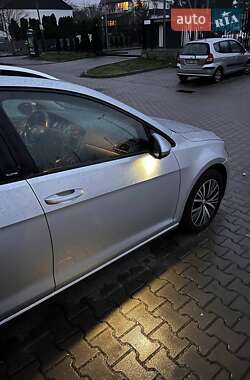 Универсал Volkswagen Golf 2016 в 