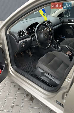 Универсал Volkswagen Golf 2012 в 