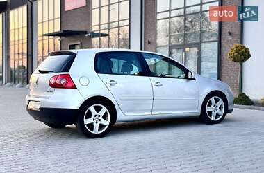 Хэтчбек Volkswagen Golf 2008 в 