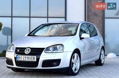 Хэтчбек Volkswagen Golf 2008 в 