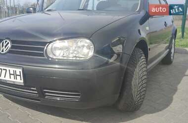 Хетчбек Volkswagen Golf 2002 в 