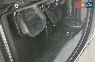 Хетчбек Volkswagen Golf 2002 в 