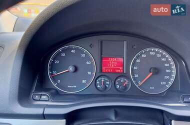 Хэтчбек Volkswagen Golf 2006 в 