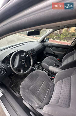 Универсал Volkswagen Golf 2001 в 
