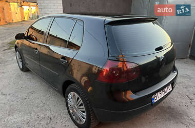 Хэтчбек Volkswagen Golf 2004 в 