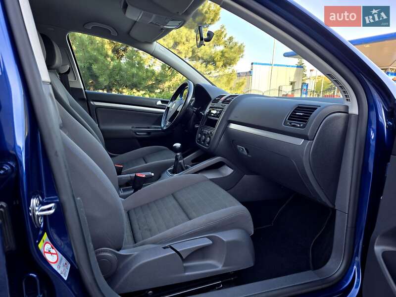 Хэтчбек Volkswagen Golf 2008 в Полтаве